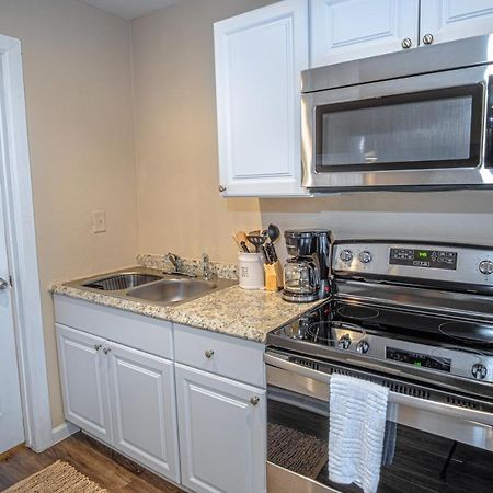 Houston St Guest House Near Downtown/Military Base Сан Антонио Екстериор снимка