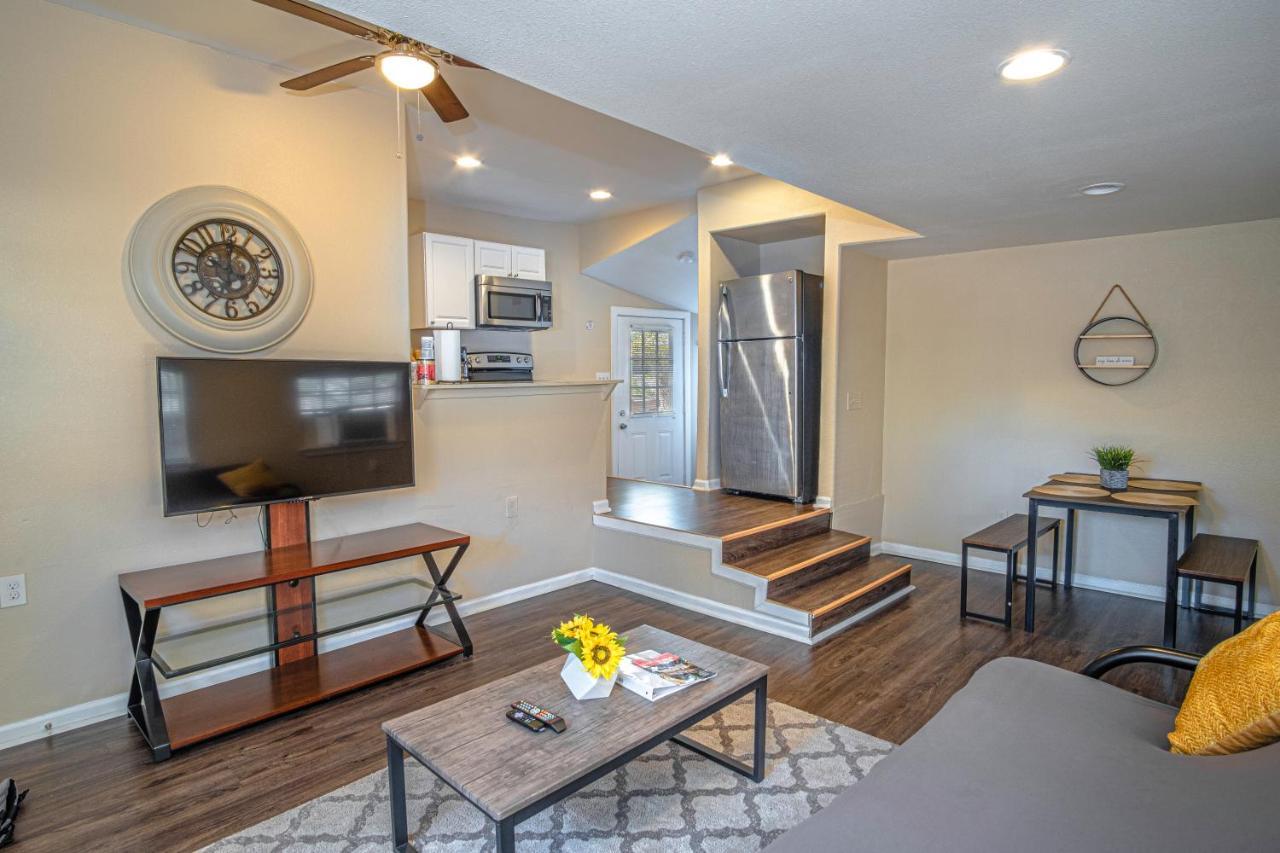 Houston St Guest House Near Downtown/Military Base Сан Антонио Екстериор снимка